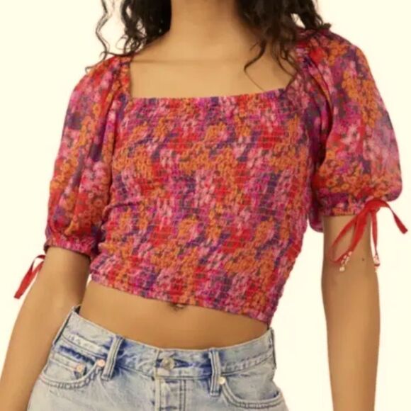NWT Free People Pink Multicolor Floral Smocked Puff Sleeve Crop Top Size S - Picture 1 of 10